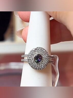 Bomb Party Halo Ring with bi-coloured stone